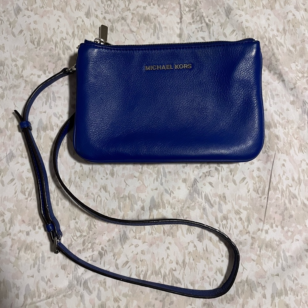 ROYAL BLUE MICHELLE KORS CROSSBODY
